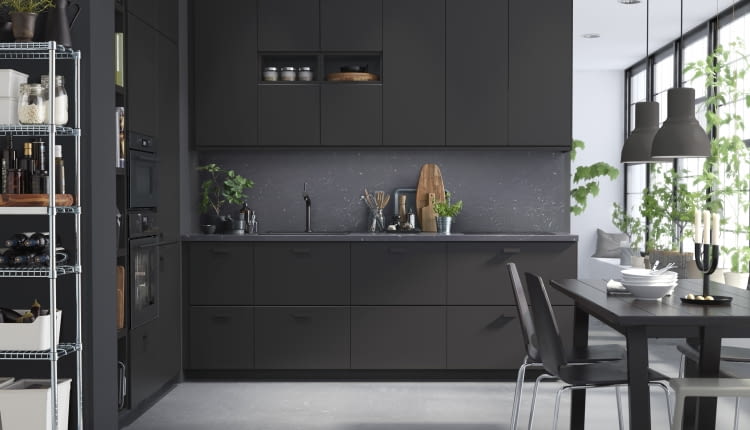 Czarna kuchnia Ikea