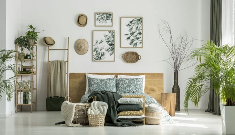 Wakacyjne pamiątki na ścianie: jak je wyeksponować?