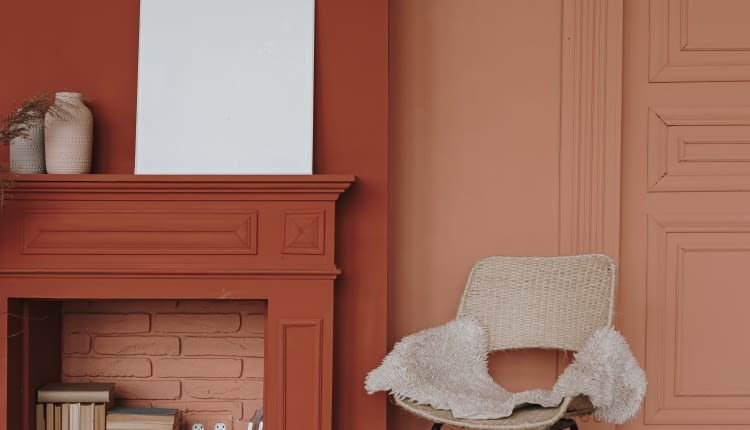 Kolor łososiowy we wnętrzach. Jak pomalować ściany?