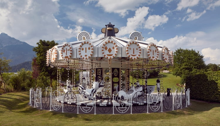 Jaime Hayon zaprojektował karuzelę dla Swarovski Kristallwelten