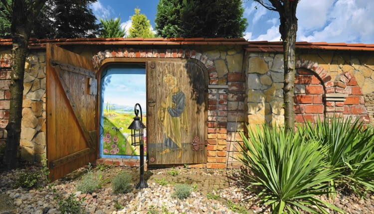 płot z recyklingu, cegła