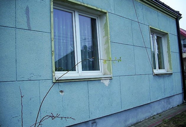 Dom z zawilgoconą piwnicą