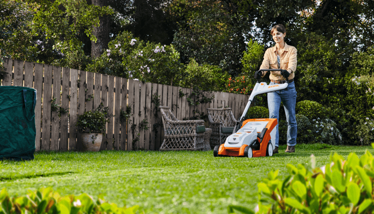 STIHL RMA 239 C została uznana za najlepsze urządzenie w swojej klasie w teście kosiarek przeprowadzonym przez Stiftung Warentest. Lekka i zwrotna kosiarka akumulatorowa kosi trawnik szybko, cicho i bez spalin.