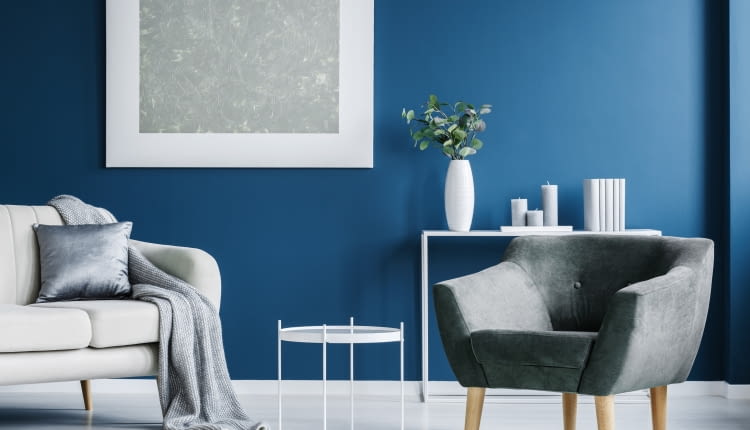 Niebieski i biel. Świeżość we wnętrzu