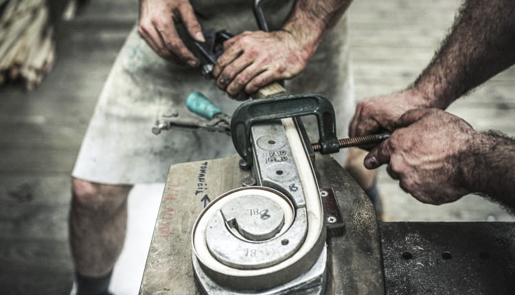 Gięcie drewna w fabryce Ton