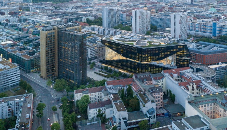 Nowy biurowiec Axel Springer  w Berlinie. Proj. OMA