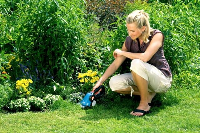 Akumulatorowe nożyce ClassiCut do przycinania brzegów trawnika. Gardena, 245 zł
