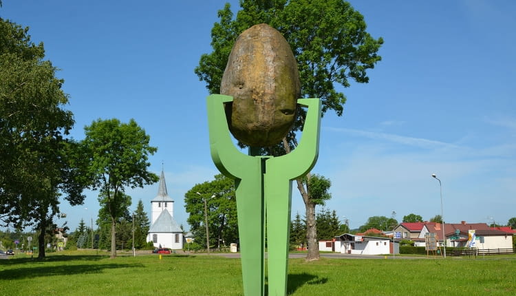 Biesiekierz - pomnik ziemniaka