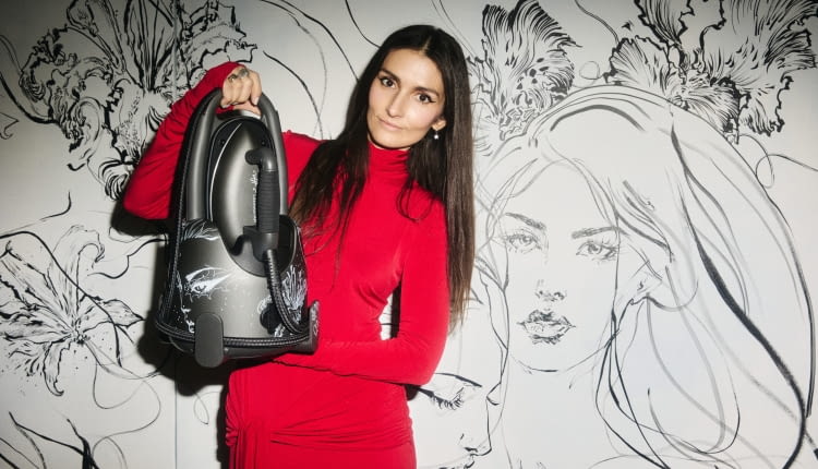 Aukcje WOŚP 2025: generator pary pomalowany przez znaną artystkę