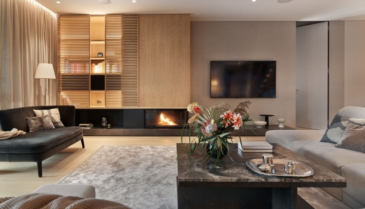 Piękny dom na obrzeżach dużego miasta