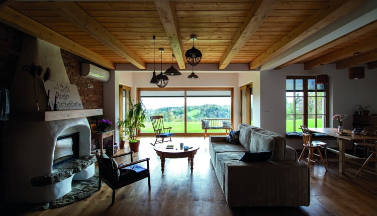 Przesłony zewnętrzne zatrzymują promieniowanie cieplne jeszcze zanim dotrze ono do pomieszczenia.