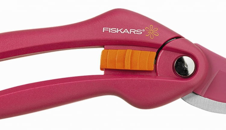 Sekator nożycowy SingleStep Ruby, ok. 45 zł, Fiskars