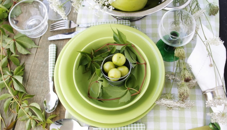 Wiosenna aranżacja stołu