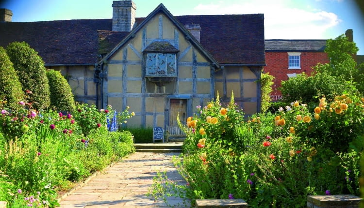 Stratford nad rzeką Avon - w tym domu urodził się Szekspir.