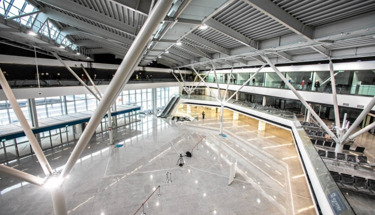 29.01.2015 Warszawa , nowy terminal na Lotnisku imienia Fryderyka Chopina . Fot. Bartosz Bobkowski / Agencja Gazeta SLOWA KLUCZOWE: Lotnisko Okecie Terminal