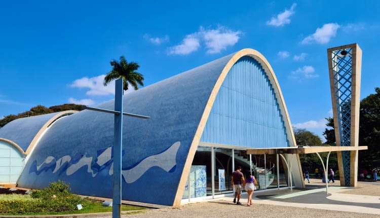 Kościół św. Franciszka z Asyżu - Nowoczesny zespół Pampulha. Proj. Oscar Niemeyer