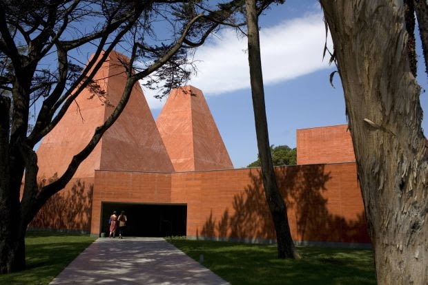 Edouardo Souto de Moura - Muzeum malarki Pauli Rego w Cascai w Portugalii (2009)