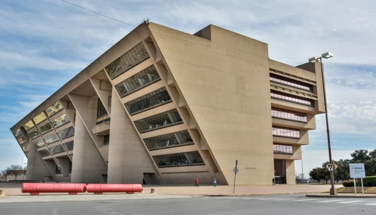 Ratusz miejski w Dallas. Proj. I.M.Pei