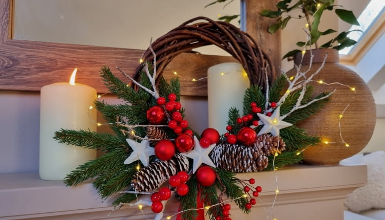Wianek świąteczny krok po kroku. Wianki bożonarodzeniowe DIY