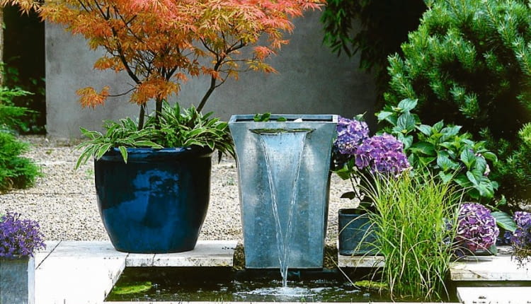 JEZIORKO WODA STAW ZBIORNIK WODNY OCZKO WODNE DONICA DONICZKA POJEMNIK WODOSPAD KASKADA MUR BETONOWY KLON PALMOWY ACER PALMATUM DRZEWO LISCIASTE JESIEN LISC CZERWONY HORTENSJA HYDRANGEA KRZEW LISCIASTY FOT. MAGDALENA TOMZYNSKA SLAJD MALY PUBLIKACJA OGRODY NR 12 (68) - 12.2004 SLOWA KLUCZOWE: OGRODY ROSLINY