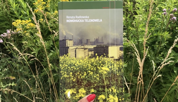 Książka 'Nowohucka telenowela' Renaty Redłowskiej [BRYŁA CZYTA]