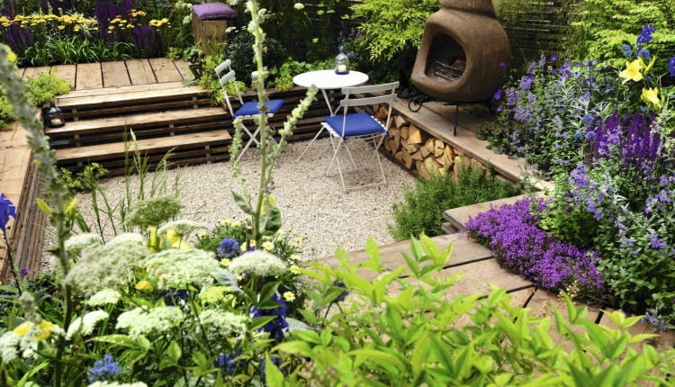 Kleine Gärten, Vorgärten, Reihenhausgärten. 'Our First home, Our First Garden' by Nilufer Danis Garden size:20mx10m Staude/Herbaceous perennial: Aconitum 'Spark's Variety' ,Alchemilla mollis, Digitalis 'Spice Island', Geranium 'Orion', Agapanthus 'Headbourne Hybrids', Eryngium 'Sapphire Blue', Verbascum bombyciferum, Euphorbia wallichii, Achillea 'Credo', Salvia nemorosa 'Ostfriesland' Bodendecker/Ground cover: Epimedium x rubrum, Ajuga reptans 'Catlin's Giant' Bulb:Allium caeruleum 'Azureum' , Allium obliquum Grass, bamboo: Calamagrostis x acutiflora 'Karl Foers...,Carex grayi ,Deschampsia cespitosa 'Pixie Fountain' Strauch/Shrub: Pittosporum tobira 'Nanum' SLOWA KLUCZOWE: kleine gärten vorgärten reihenhausgärten small garden front gardens trauch shrub bulb gras bodendecker ground cover staude herbaceous perennial kies gravel grill relax holz wood brennholz im garten firewood in garden