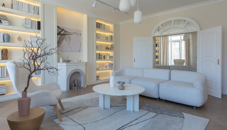 Więcej światła w mieszkaniu – pomysły na aranżacje