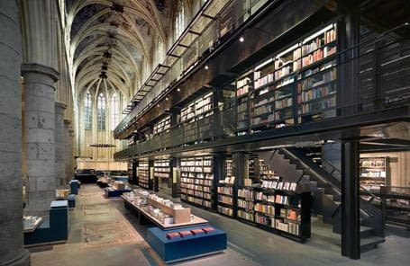 księgarnia w Maastricht; projekt: Merkx Girod