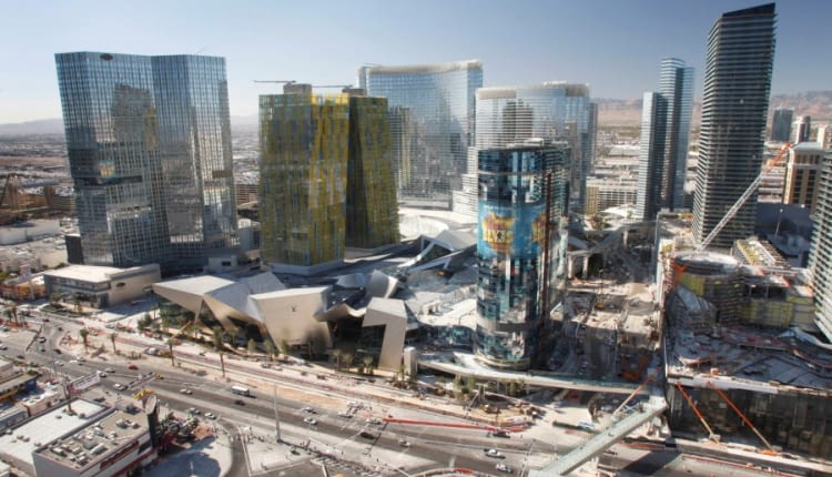 Kompleks hotelowo-rozrywkowy City Center w Las Vegas. Sześć szklanych wieżowców sygnowanych jest przez uznanych architektów. Czy gwiazdy architektury przyciągną turystów do ogarniętego kryzysem Miasta Grzechu?