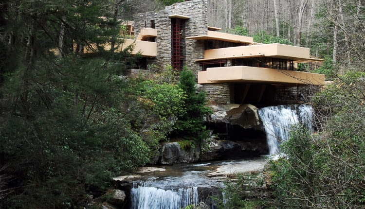 Wirtualne wycieczki po domach Franka Lloyda Wrighta. Co tydzień zwiedzanie innego obiektu. Na zdjęciu: Fallingwater