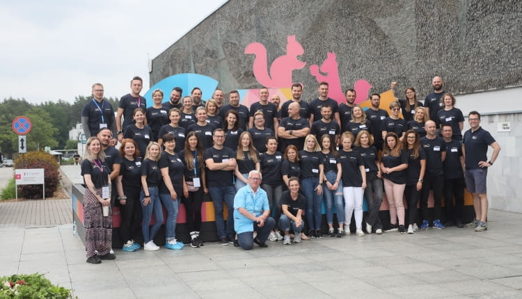 Kolory, które leczą – AkzoNobel i Magdalena Boczarska odmieniają Centrum Zdrowia Dziecka