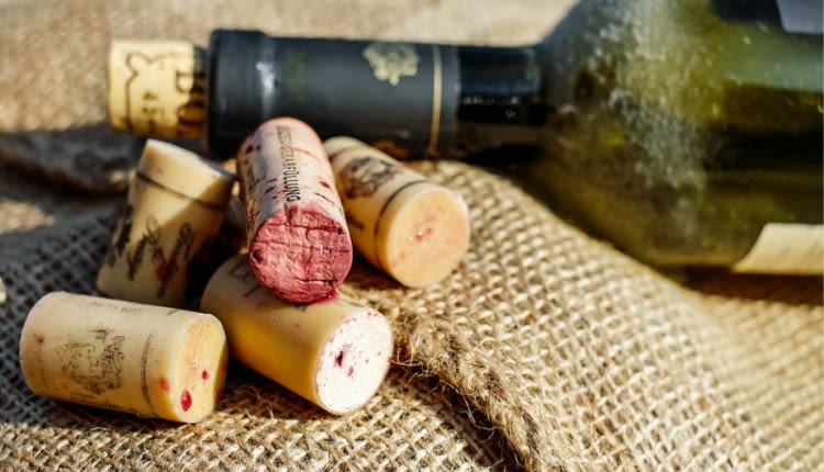 wino, nalewki, trunki, kieliszki, kuchnia