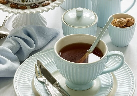 Codzienny rytuał w luksusowej oprawie: jak wybrać idealne filiżanki do kawy, które odmienią Twoje poranki?