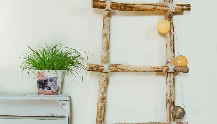 Dekoracyjna drabina wieszak