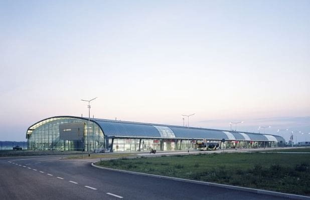 Lotnisko w Modlinie, proj. APAKA
