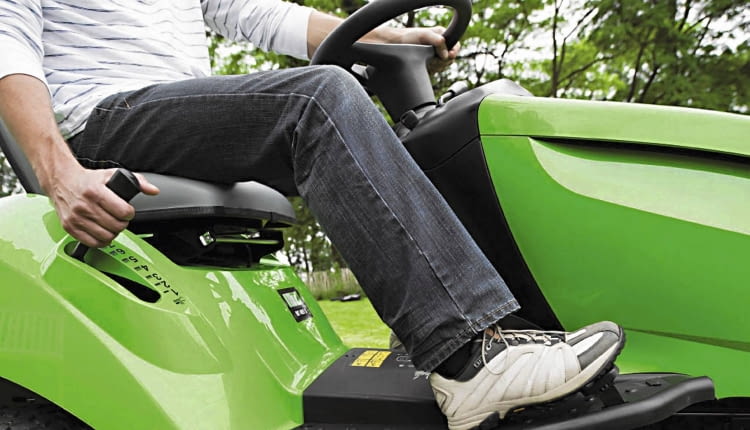 Bezstopniowy napęd hydrostatyczny - wygodny jak automatyczna skrzynia biegów.