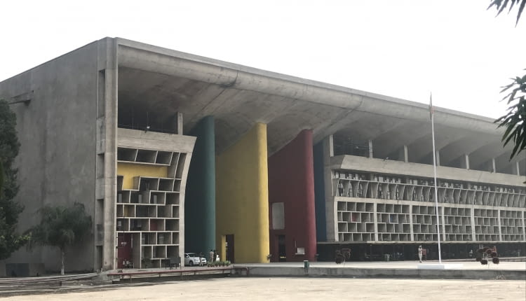 Gmach Sądu Najwyższego, Czandigarh, projekt: Le Corbusier