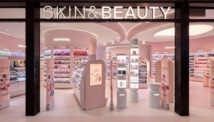 Drogeria, perfumeria i salon beauty w jednym. Dlaczego sklepy łączą dziś coraz więcej funkcji?