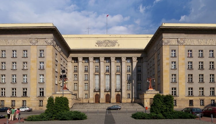 Sejm Śląski, czyli budynek Śląskiego Urzędu Wojewódzkiego w Katowicach - monumentalne arcydzieło modernizmu