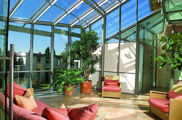 Jeśli powierzchnia ogrodu zimowego ma przekroczyć 25 m2, inwestor musi wystapić o pozwolenie na budowę