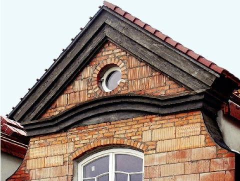 Gzyms wieńczący wykonany jako monolityczny