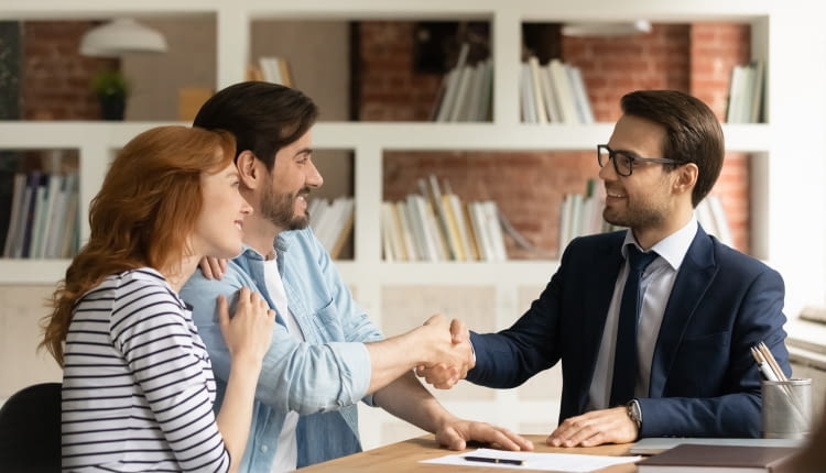 Jak kupić pierwsze mieszkanie i nie pogubić się w formalnościach?