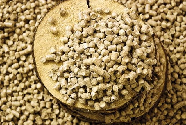 Pelety najlepiej kupować od producentów, którzy mają certyfikaty jakości produktu. Jest to istotne dla wartości energetycznej paliwa