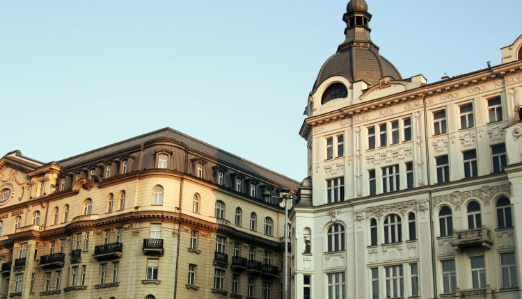 Nieruchomości w stolicy. Jak kupić mieszkanie w Warszawie w 2022 roku?