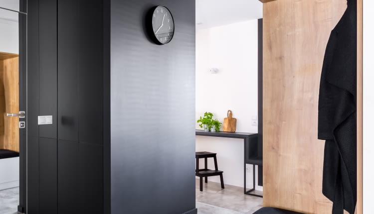 Minimalizm w przedpokoju: prosta droga do porządku