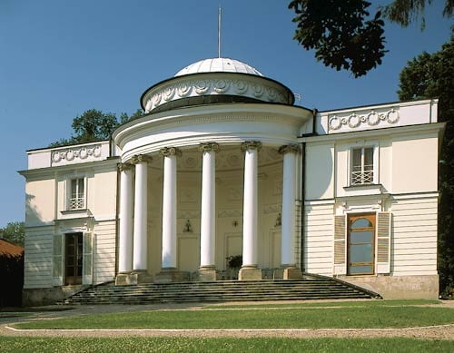 Park Natolin w Warszawie. Pałac - elewacja ogrodowa
