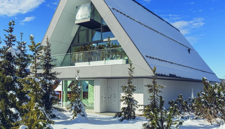 Ten dom to prawdziwe arcydzieło, które umiejętnie łączy tradycję i nowoczesność.