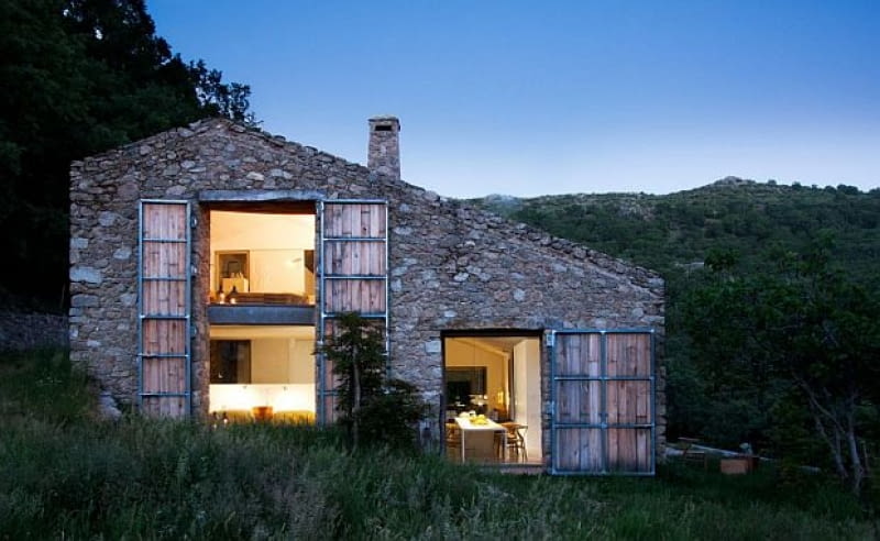 Za projekt odpowiada studio Ábaton Architects. dom w górach, dom w stodole, dom w Hiszpanii
