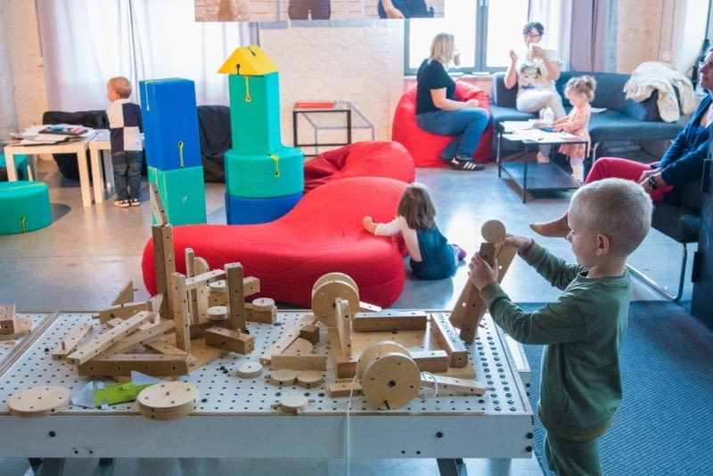 Eksponaty na wystawie dzieci mogły odkrywać jak skarby, które można było wypróbować, wziąć do ręki, używać i świetnie się bawić design dla dzieci