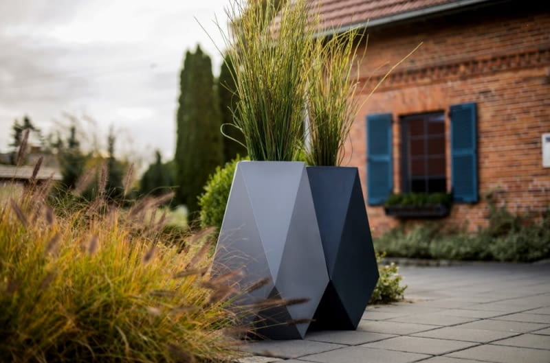 Wysoka nowoczesna donica na taras Wysoka nowoczesna donica na taras